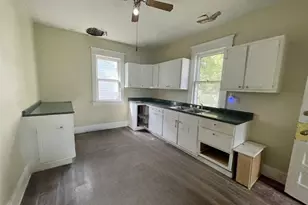 338 Locust St, Coshocton, OH 43812 - Photo 10