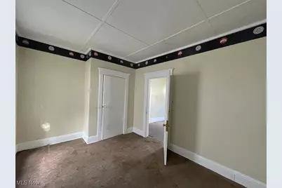 338 Locust Street, Coshocton, OH 43812 - Photo 6