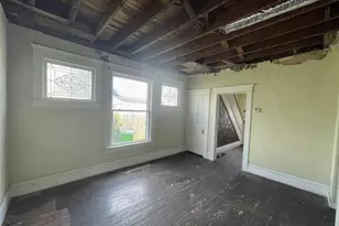 338 Locust St, Coshocton, OH 43812 - Photo 8