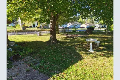 5923 Ogden Avenue, Ashtabula, OH 44004 - Photo 32