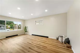 586 Hillman Rd, Akron, OH 44312 - Photo 4