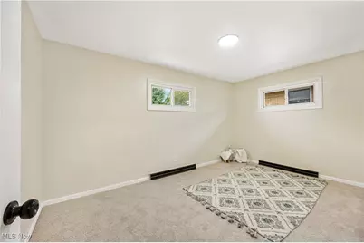 586 Hillman Road, Akron, OH 44312 - Photo 14