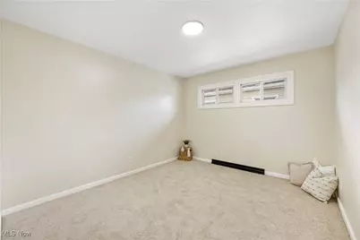 586 Hillman Road, Akron, OH 44312 - Photo 16