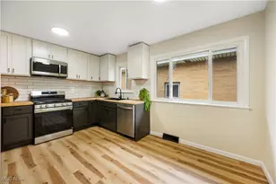 586 Hillman Rd, Akron, OH 44312 - Photo 8