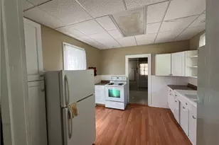 179 Marshall St, Conneaut, OH 44030 - Photo 2