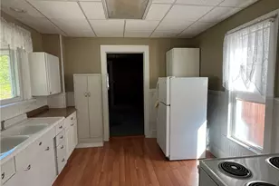 179 Marshall St, Conneaut, OH 44030 - Photo 4