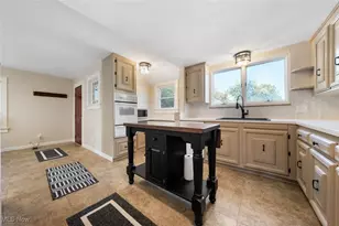 31103 Lakeshore Blvd, Willowick, OH 44095 - Photo 12