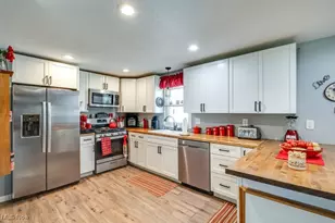 16726 Oakwood Dr, Lake Milton, OH 44429 - Photo 10