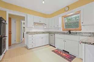 373 Tremont Rd, Akron, OH 44313 - Photo 14