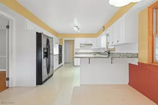 373 Tremont Rd, Akron, OH 44313 - Photo 12