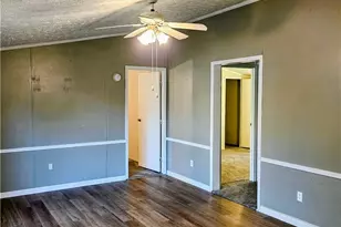 1426 Lancelot Dr, Streetsboro, OH 44241 - Photo 4