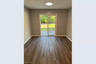 992 Lakewood Beach Drive, Sheffield Lake, OH 44054 - Photo 16