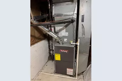 992 Lakewood Beach Drive, Sheffield Lake, OH 44054 - Photo 22