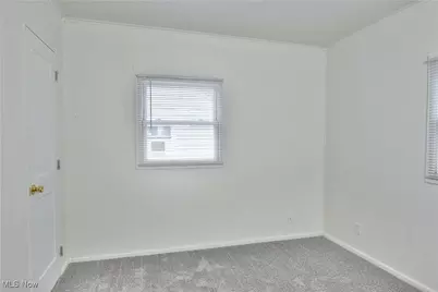 978 Hollywood Street NE, Warren, OH 44483 - Photo 22