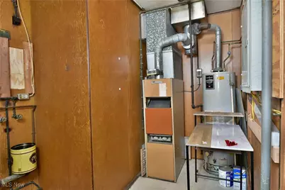 978 Hollywood Street NE, Warren, OH 44483 - Photo 18