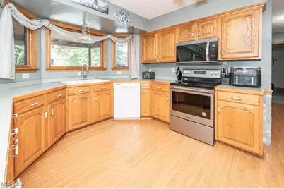 908 Sand Lot Circle, Louisville, OH 44641 - Photo 2