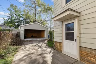 2045 Chesterland Ave, Oakwood, OH 44107 - Photo 20