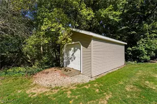 715 Holden Dr, Ashtabula, OH 44004 - Photo 2