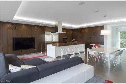 2067 Random Road, Loveland, OH 44106 - Photo 2