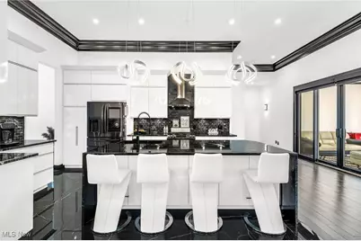 560 Elm Street, Sheffield Lake, OH 44054 - Photo 12