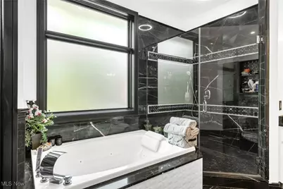 560 Elm Street, Sheffield Lake, OH 44054 - Photo 24