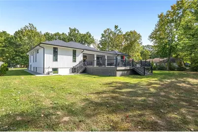 560 Elm Street, Sheffield Lake, OH 44054 - Photo 48