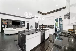 560 Elm St, Sheffield Lake, OH 44054 - Photo 10