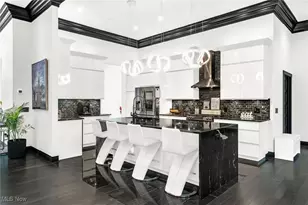 560 Elm St, Sheffield Lake, OH 44054 - Photo 8