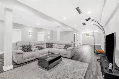 560 Elm Street, Sheffield Lake, OH 44054 - Photo 34