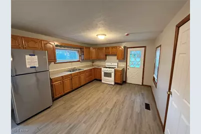 825 W Highland Avenue, Ravenna, OH 44266 - Photo 12