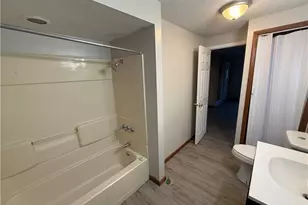 825 W Highland Ave, Ravenna, OH 44266 - Photo 8