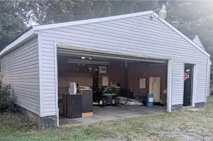 495 W Texas Ave, Sebring, OH 44672 - Photo 6