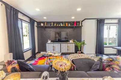 3836 Woodlawn Way, Weirton, WV 26062 - Photo 2