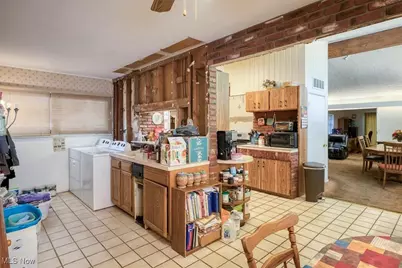 110 E 252nd Street, Euclid, OH 44132 - Photo 10