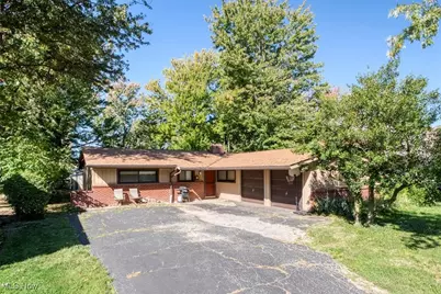 110 E 252nd Street, Euclid, OH 44132 - Photo 1