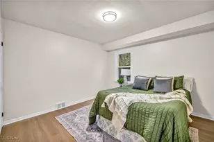 1881 W Pleasant Valley Rd, Loveland, OH 44134 - Photo 16