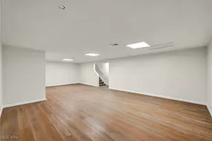 1881 W Pleasant Valley Rd, Loveland, OH 44134 - Photo 30