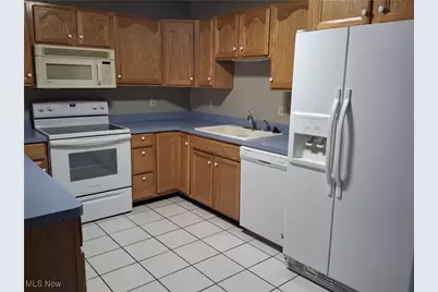 519 Wilcox #A, Youngstown, OH 44515 - Photo 2