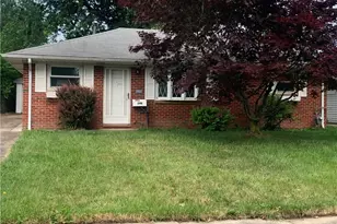 346 Gayle Dr, Sheffield Lake, OH 44054 - Photo 2