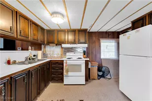 1471 Lancelot Dr, Streetsboro, OH 44241 - Photo 12