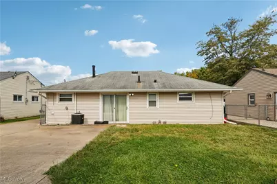 4154 Belle Avenue, Sheffield Lake, OH 44054 - Photo 2