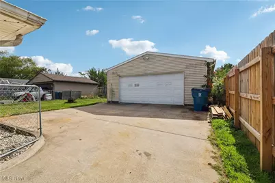 4154 Belle Avenue, Sheffield Lake, OH 44054 - Photo 4