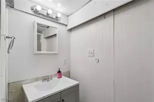 1699 Redwood Ave, Akron, OH 44301 - Photo 38