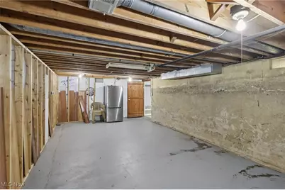 1699 Redwood Avenue, Akron, OH 44301 - Photo 32