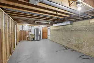 1699 Redwood Ave, Akron, OH 44301 - Photo 32