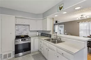 1699 Redwood Ave, Akron, OH 44301 - Photo 14