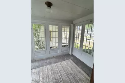 517 Oak Knoll Avenue SE, Warren, OH 44483 - Photo 8