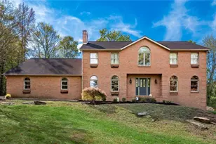 1736 Forest Hills Cir, Zanesville, OH 43701 - Photo 2