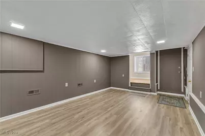 4283 Holl Avenue, Sheffield Lake, OH 44054 - Photo 16