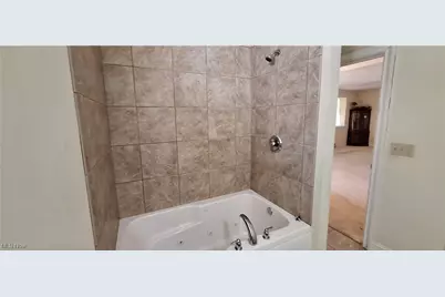 26736 Rue Saint Anne Court, Warrensville Heights, OH 44128 - Photo 18